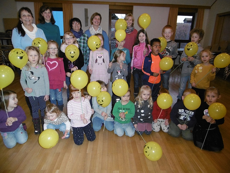 20180202 Gelbe Luftballons und Kinder